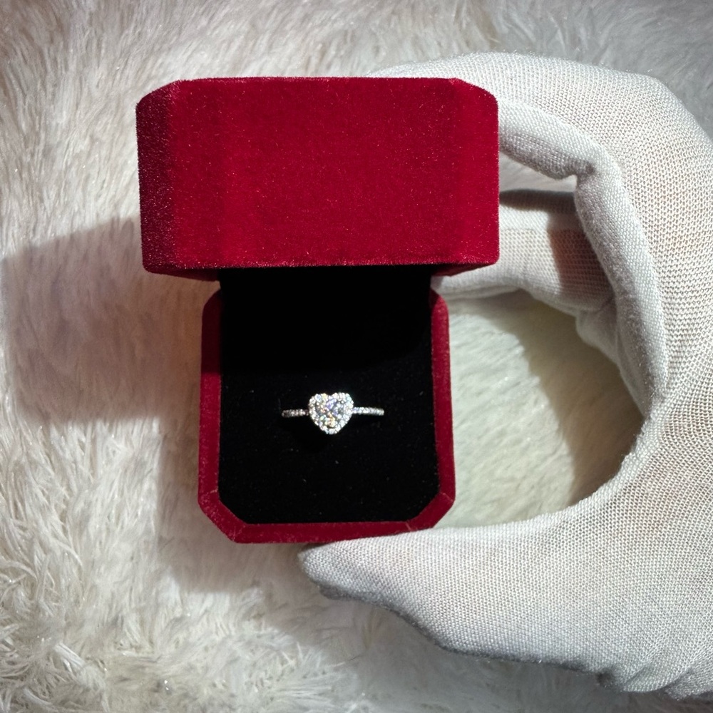 Mossainite heart ring
